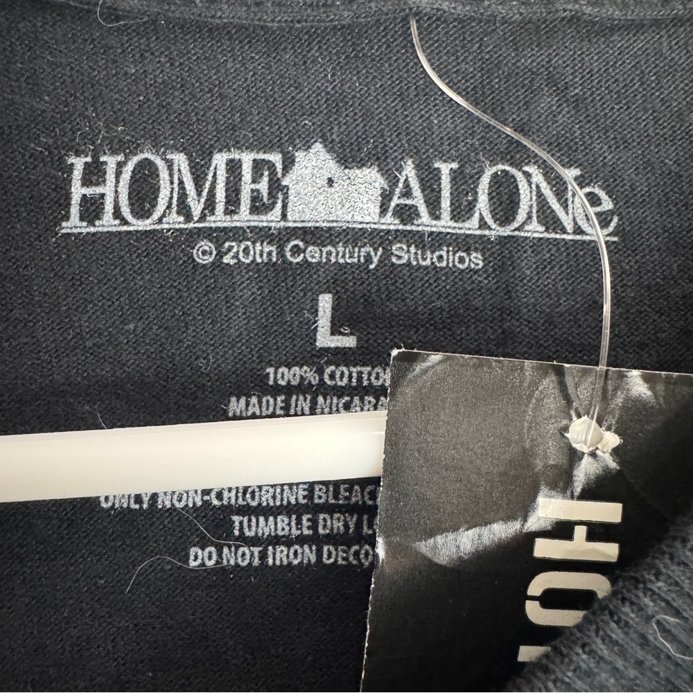 Home Alone Shirt Size Large vintage - Picture 2 of 5